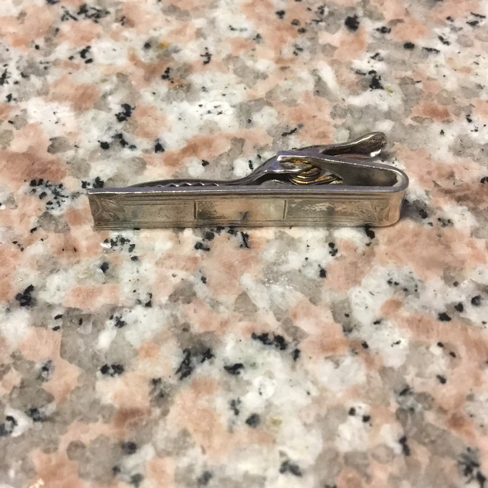 Tie bar